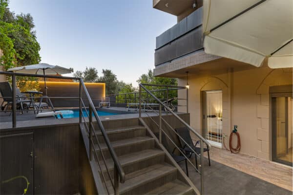Blissful Residence with Pool IMG 0026