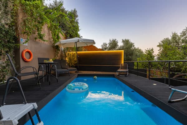 Blissful Residence with Pool IMG 0031