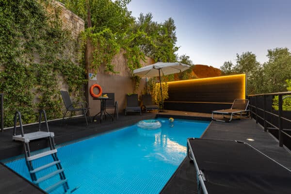 Blissful Residence with Pool IMG 0032